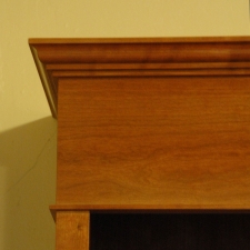 American-Cherry-Bookshelf-Hutch-crown-detail