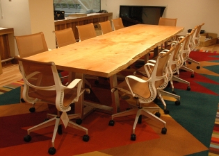 Oregon-Big-Leaf-Maple-Table-angle-view