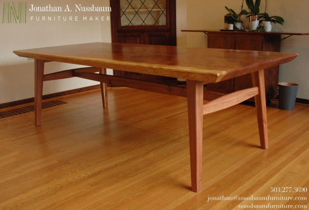 Redwood-Table-angle